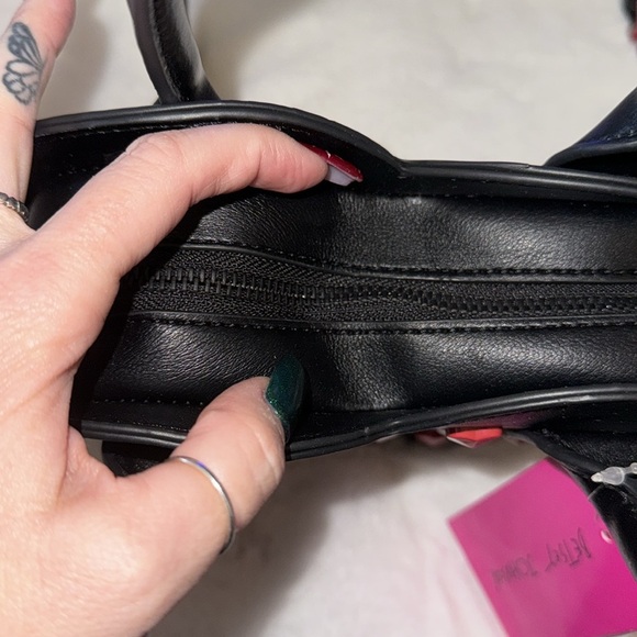 Betsey Johnson Black and Red Heart Crossbody Purse ♥️🖤♥️🖤 - Picture 8 of 13